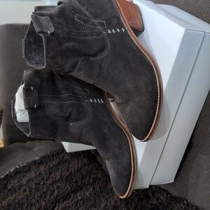 Charcoal Gray Suede Ankle Boots Dolce Vita 8.5